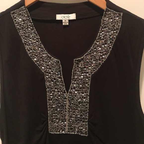 Black Cache top with sequin detail - Picture 2 of 6